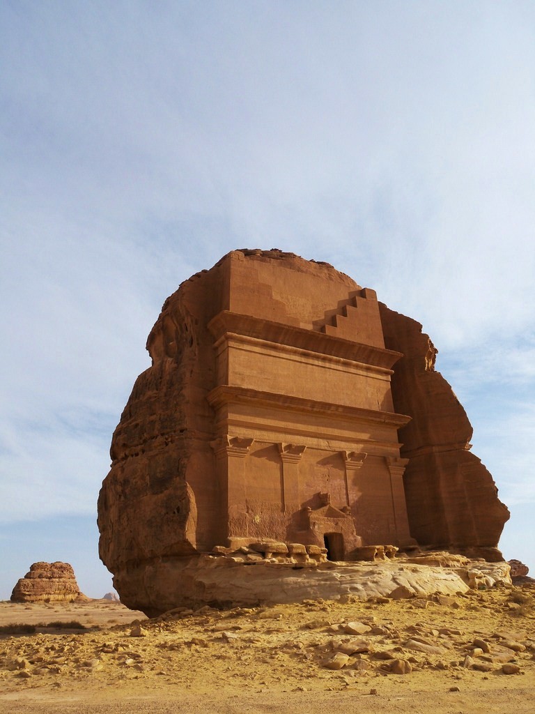 Mada’in Saleh ruins are surrounded by hills yet lie on a deserted, volcanic plateau which, thanks to sustainable water sources and fertile soil, has always attracted settlers.
