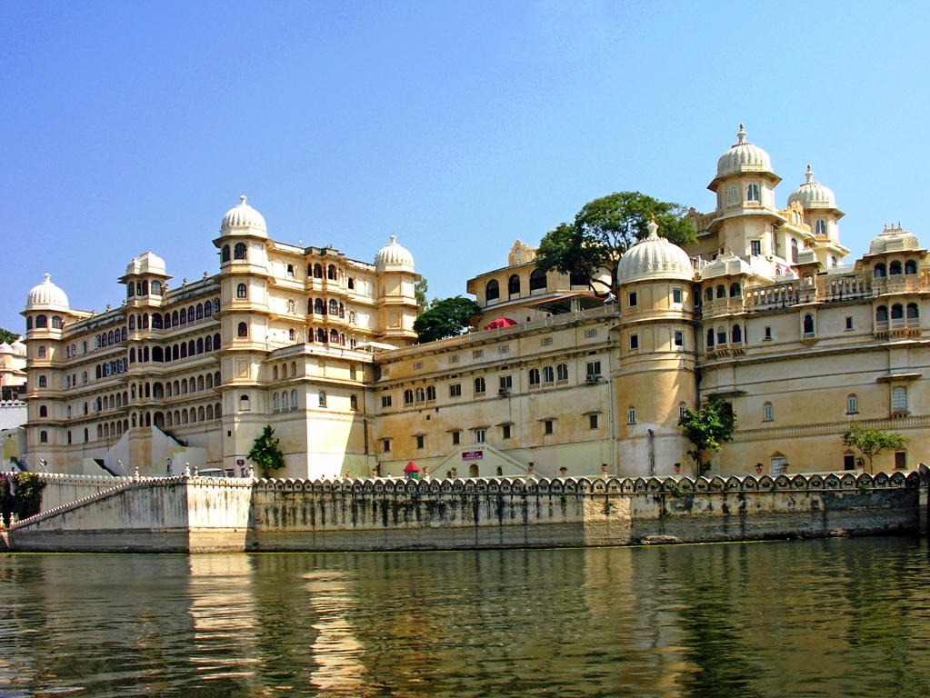 Breathtaking Floating Lake Palace of Udaipur - Charismatic Planet