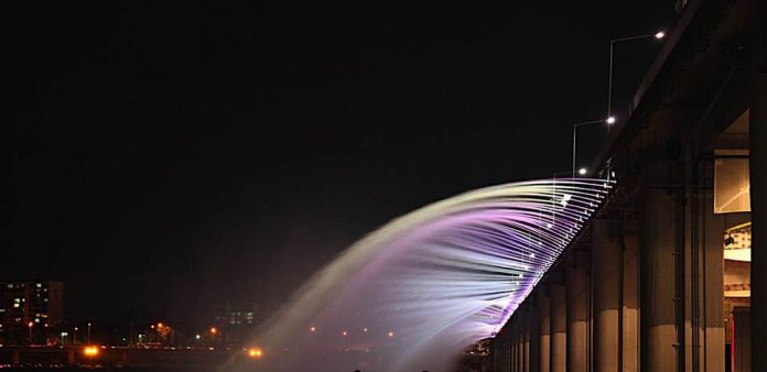 Charismatic Planet Moonlight Rainbow Bridge In Seoul Korea1419