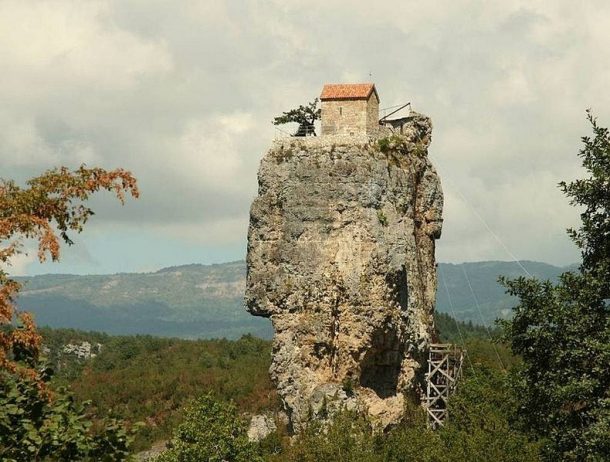 Katskhi Pillar Gerogia 08