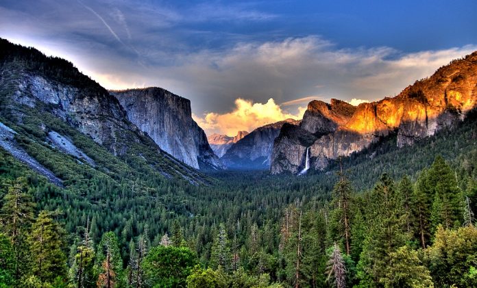 The Majestic Natural Beauty of Yosemite Valley in Western ...