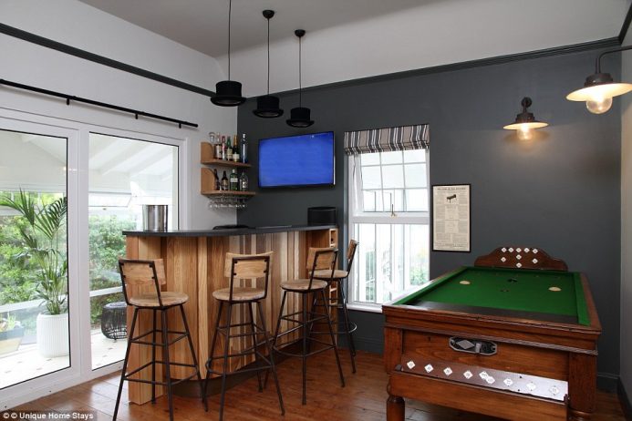 If you are celebrating the House In The Sea provides activities such as a billiard table, TV and an equipped bar