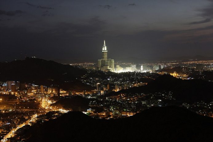 A stunning view of the Grand Mosque captured from the top of Jabal Al-Noor Mountain.