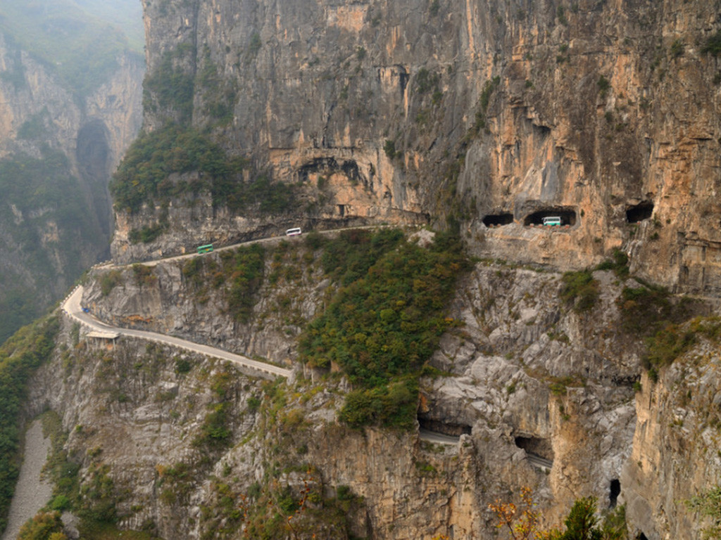The tunnel is wide enough to surpass two vehicles easily.