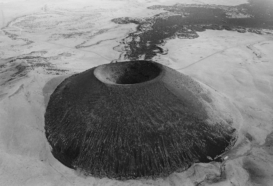 S.P. Crater is a classic cinder cone volcano field in the desert of San Francisco, about 40 km between Flagstaff, Arizona, and the Grand Canyon. As per U.S, Geological Survey, over 600 volcanoes has been occurred the San Francisco Volcanic field.
