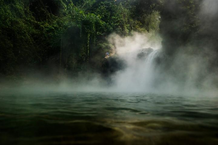 . These 'Earth arteries' are filled with hot water, and when they come to the surface, we see geothermal manifestations - like the boiling river.