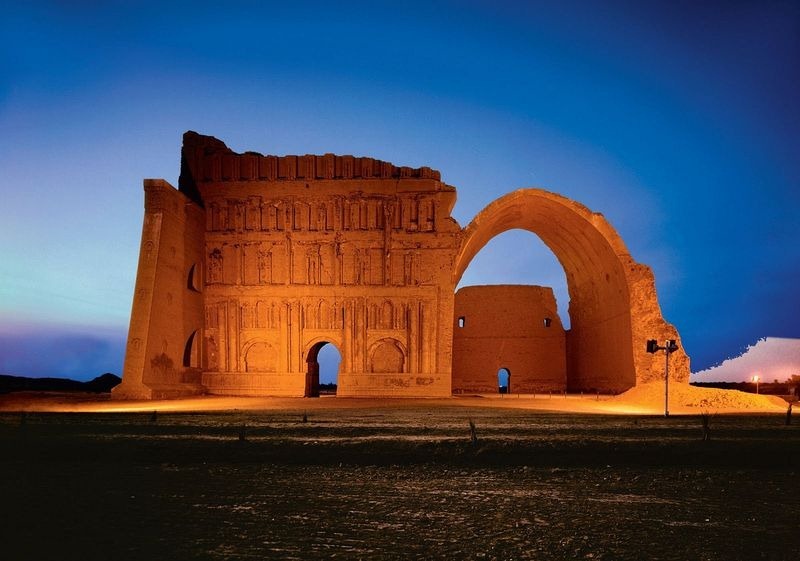 In the 1980’s the archway rebuilt process was started by Saddam Hussein's government when the fallen northern wing was moderately rebuilt. 