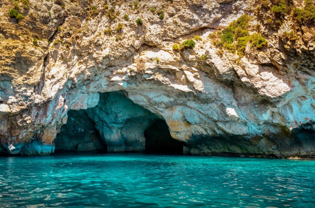 This particular spectacle of colors can be seen daily which is presents exceptional photographic backgrounds to picture lovers.