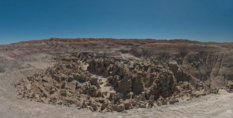 Hence, the subtle formations are so brittle the area is referred to as “Nature’s China Shop.”