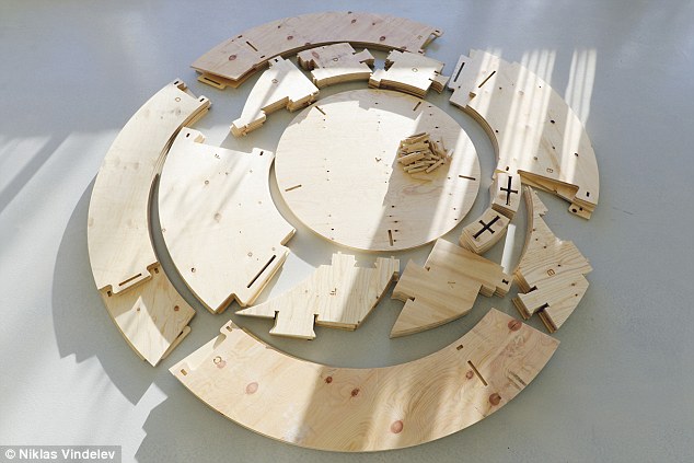 The first “Growroom” was built in 2016, and exhibited at the Chart Art Fair in Copenhagen.