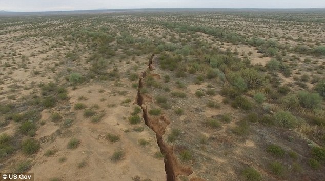 Experts said fissures are fairly commonly found in the desert in Arizona