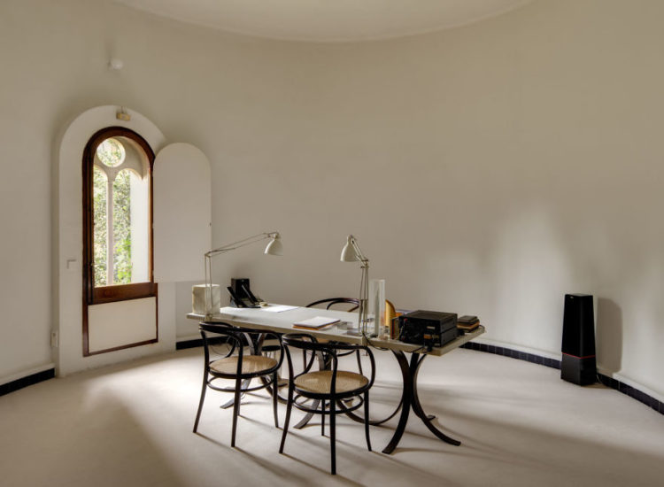 Work space is also a crucial component here, as Bofill’s team uses part of the residence as a studio