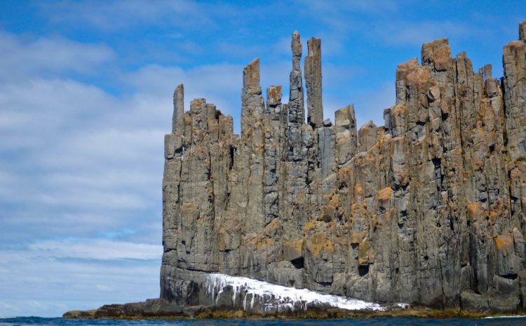 The beautiful columnar rocks are not uncommon, as hundreds of recognized localities throughout the world where you can find them. Moreover, some of these locations are very famous such as The Giant’s Causeway in Ireland, The Devil’s Tower in Wyoming, Los Organos in Spain, and Fingal’s Cave in Scotland.
