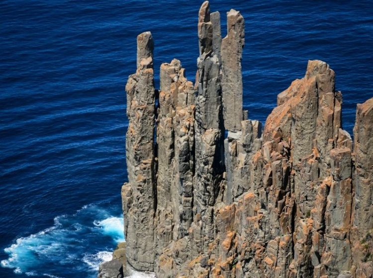 The spectacular formations that, like these in Tasmania make him glorious tourist destinations.