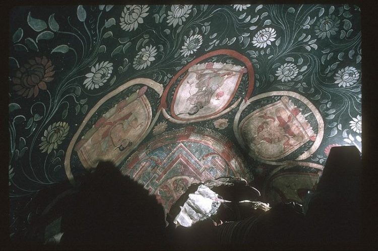 No documentation pertaining to this mysterious gompa or monastery has been found, but the wall paintings appear to be having been made in the 14th century or even earlier.
