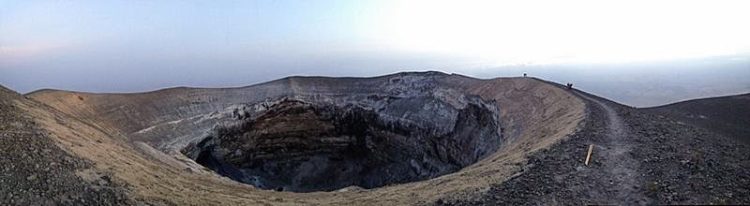 The mountain altitude is 2962 m, is a part of the fault zone, which is called Grid Sikes, where, the crust is predominantly thin.