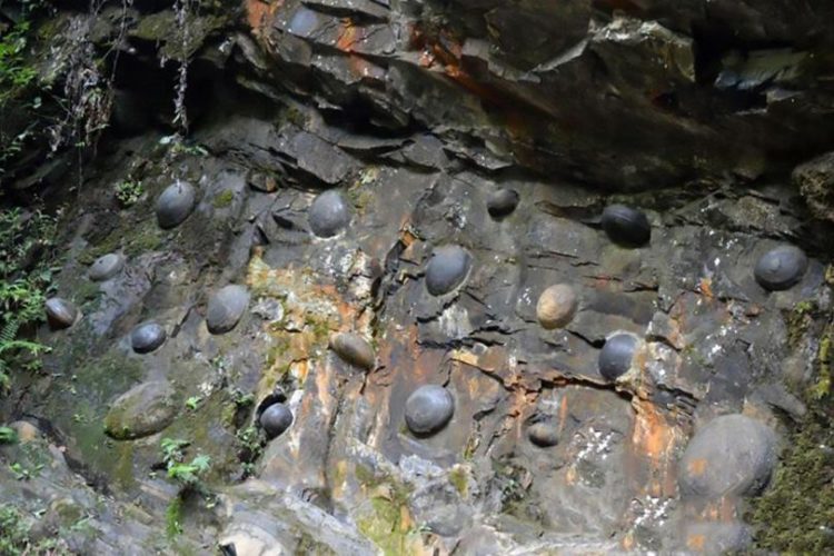 In South Western of Chinese Autonomous Region of Guizhou province, they're’s a cliff named “Chan D Ya”, producing the smooth and rounded eggs shaped stones falling to the grounds.