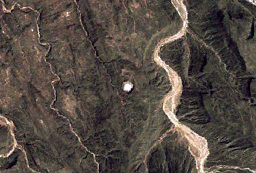 Amguid crater from the space - NASA, Instantáneas desde la Montaña - public domain