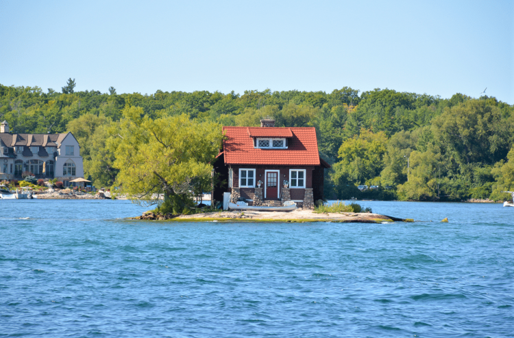 Many tourists travel in search of a serene and quiet place, where there is no traffic noise, no annoying neighbors, and no disturbing noises at night, no hustle and bustle of city life.